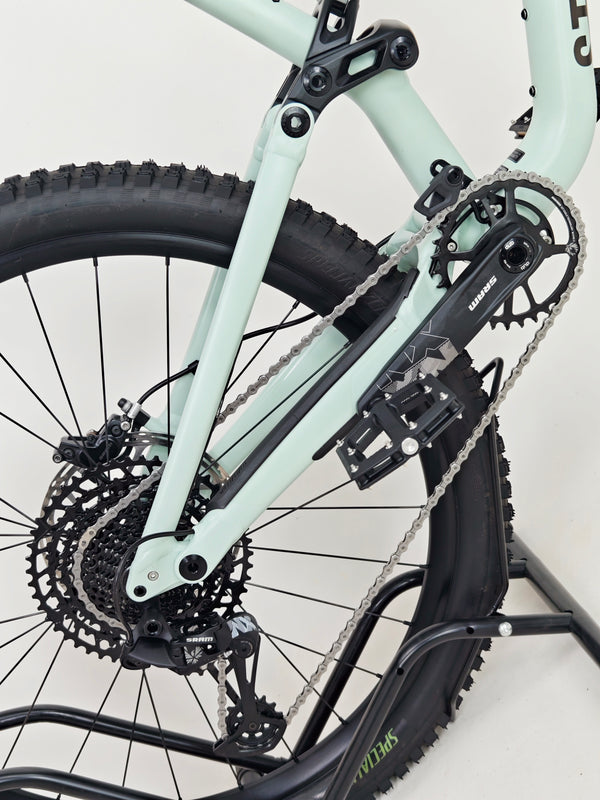 Specialized Status 160 2023 / LARGE (S4) / RRP: £2,900.00 / Very Good Condition
