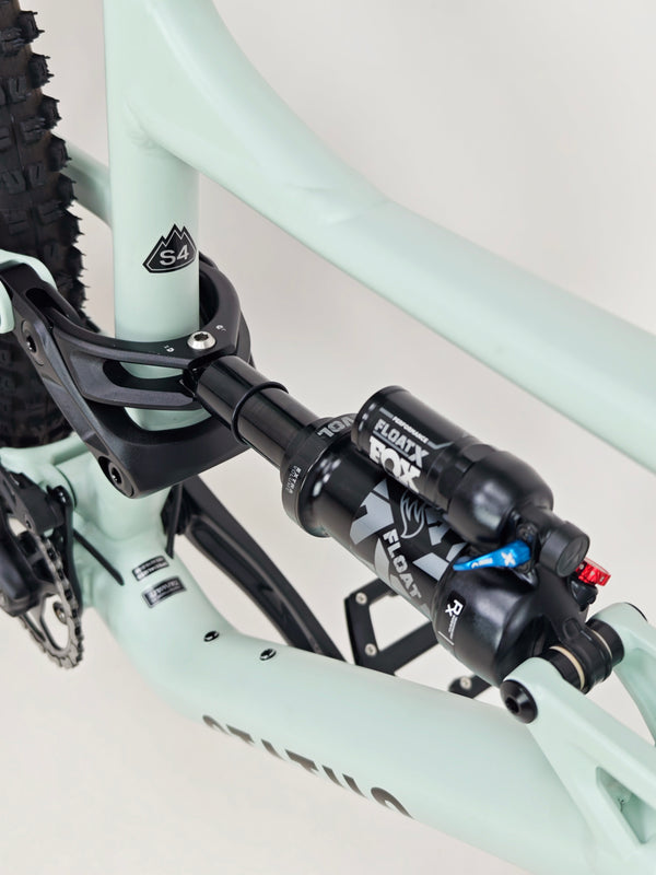 Specialized Status 160 2023 / LARGE (S4) / RRP: £2,900.00 / Very Good Condition