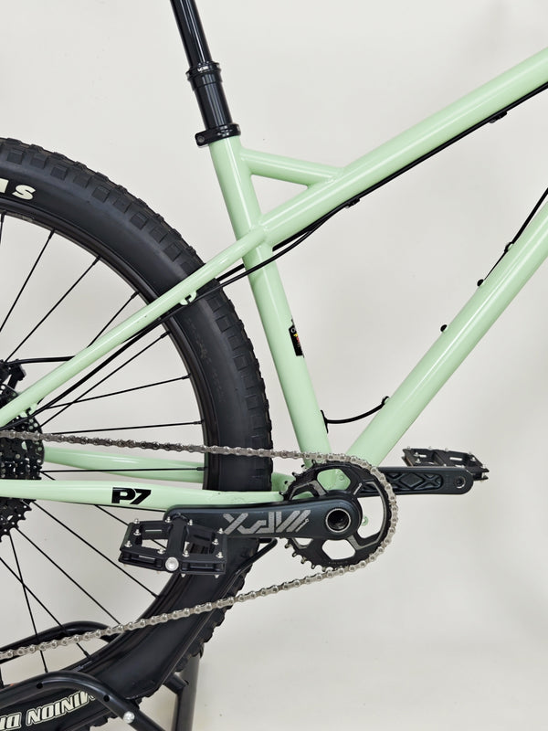 Orange P7 27.5 S 2023/ MEDIUM/ 27.5”/ RRP: £2,600.00 / Excellent Condition