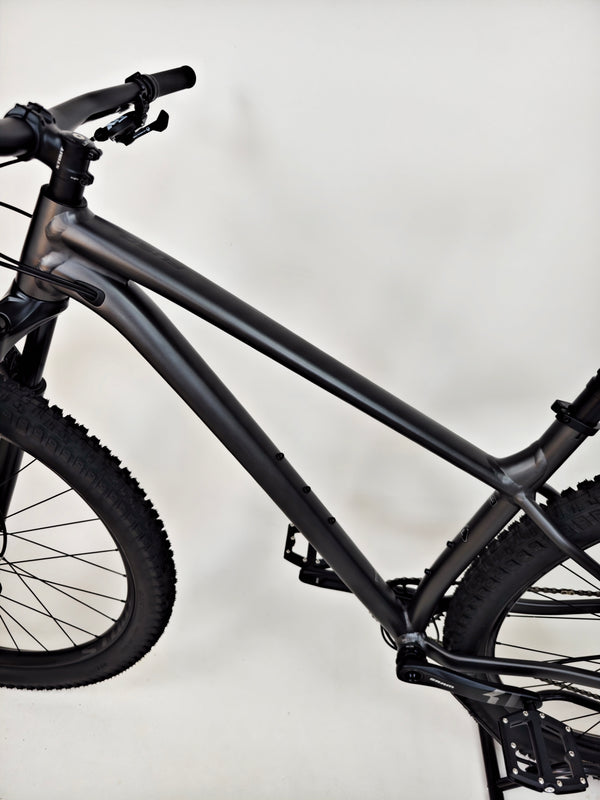 Specialized Fuse Comp 29 2023 / LARGE / Excellent Condition / RRP: £2,000.00