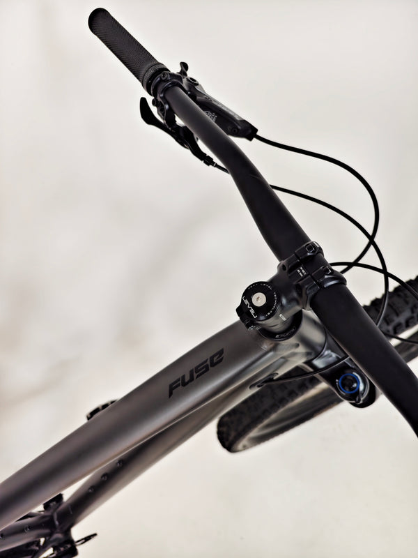 Specialized Fuse Comp 29 2023 / LARGE / Excellent Condition / RRP: £2,000.00