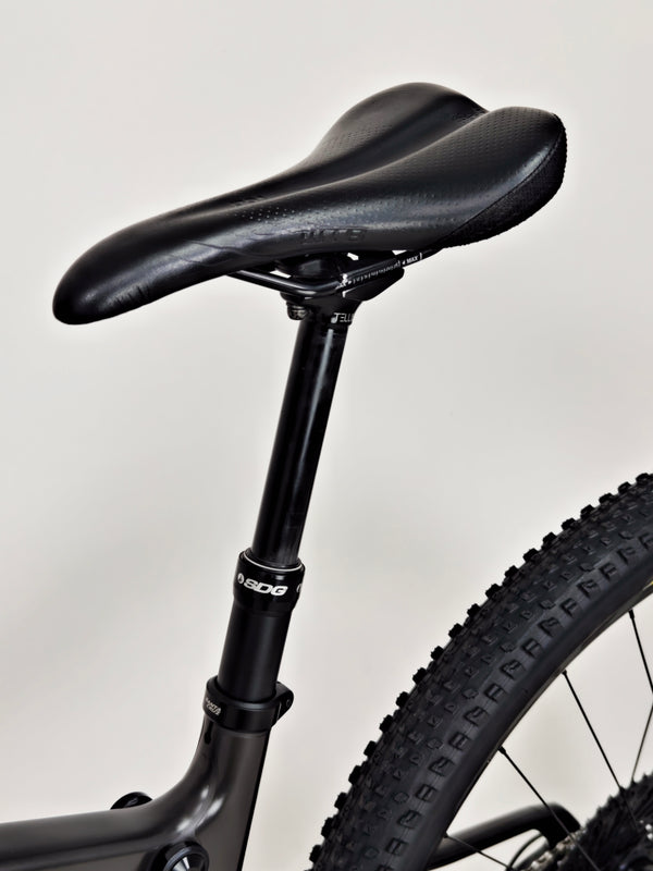 Santa Cruz Blur 4 C S 2022 / MEDIUM / RRP: £5,499.00 / Very Good Condition