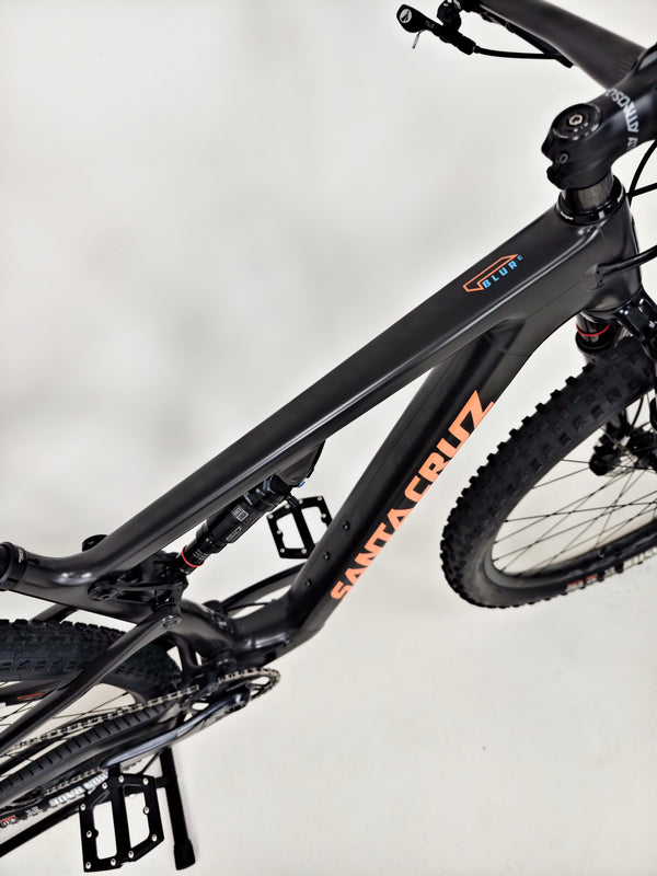 Santa Cruz Blur 4 C S 2022 / MEDIUM / RRP: £5,499.00 / Very Good Condition