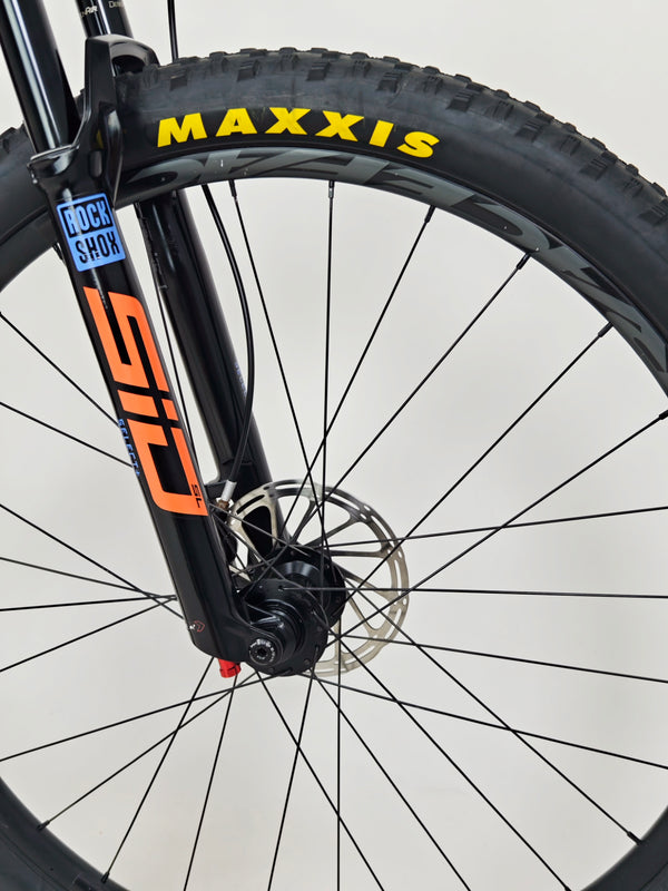 Santa Cruz Blur 4 C S 2022 / MEDIUM / RRP: £5,499.00 / Very Good Condition
