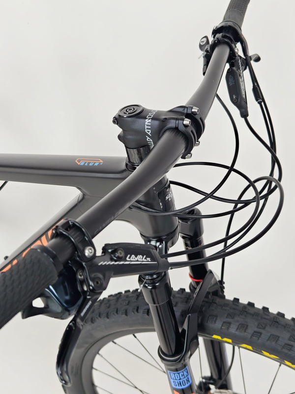 Santa Cruz Blur 4 C S 2022 / MEDIUM / RRP: £5,499.00 / Very Good Condition