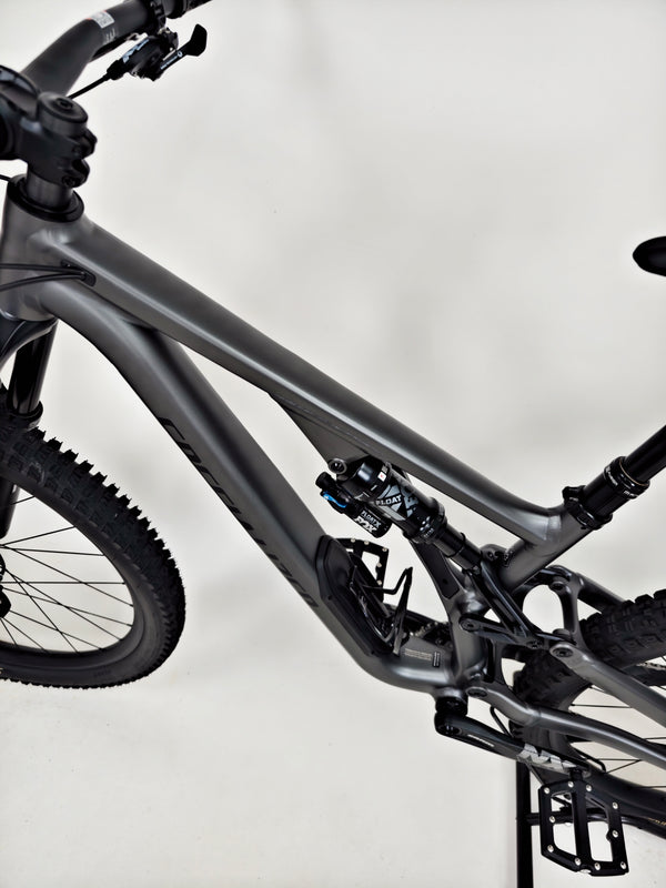 Specialized Stumpjumper EVO Comp Alloy 29 / MEDIUM (S3) / Very Good Condition
