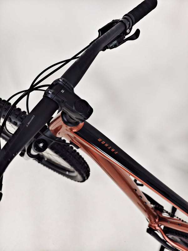Giant Fathom 2 29 2023 / LARGE / RRP: £1,399.00 / Very Good Condition