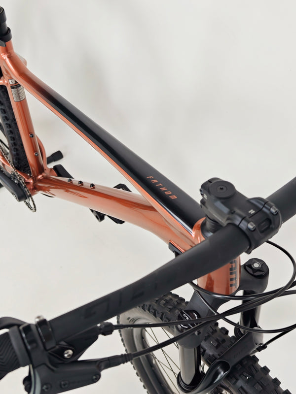 Giant Fathom 2 29 2023 / LARGE / RRP: £1,399.00 / Very Good Condition