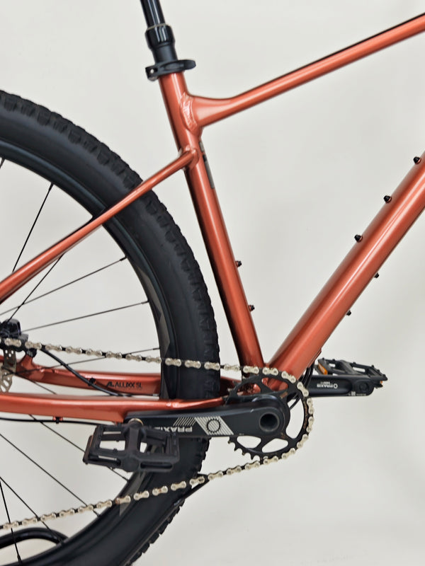 Giant Fathom 2 29 2023 / LARGE / RRP: £1,399.00 / Very Good Condition
