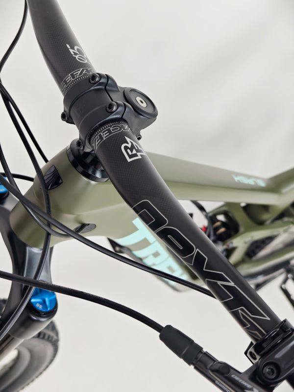 Trek Slash 9.7 SLX + XT 29 2022 / MEDIUM / RRP: £4,700.00 / Excellent Condition!