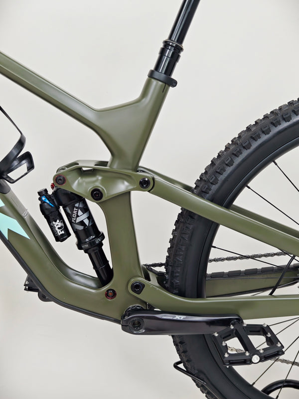 Trek Slash 9.7 SLX + XT 29 2022 / MEDIUM / RRP: £4,700.00 / Excellent Condition!