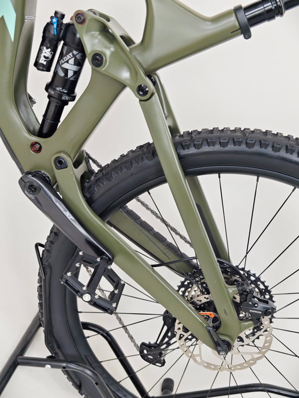 Trek Slash 9.7 SLX + XT 29 2022 / MEDIUM / RRP: £4,700.00 / Excellent Condition!