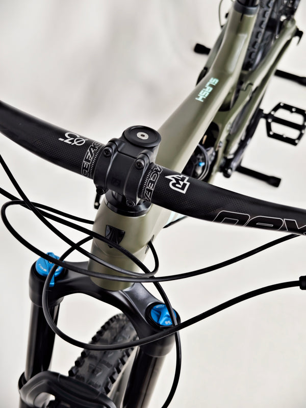 Trek Slash 9.7 SLX + XT 29 2022 / MEDIUM / RRP: £4,700.00 / Excellent Condition!
