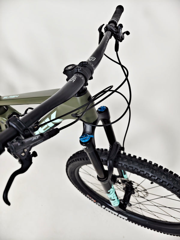 Trek Slash 9.7 SLX + XT 29 2022 / MEDIUM / RRP: £4,700.00 / Excellent Condition!