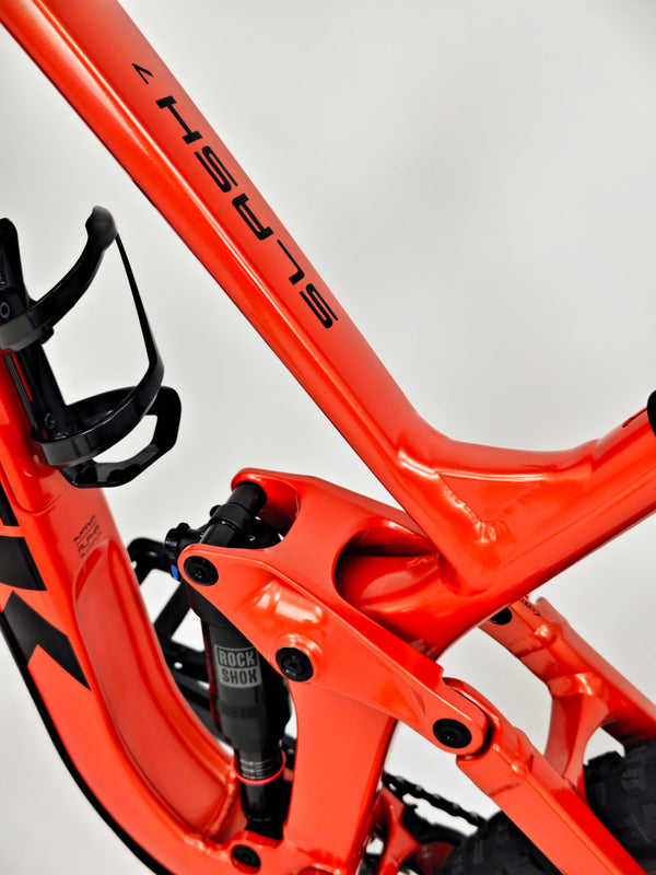Trek Slash 7 2023 / MEDIUM / RRP: £3,200.00 / Very Good Condition