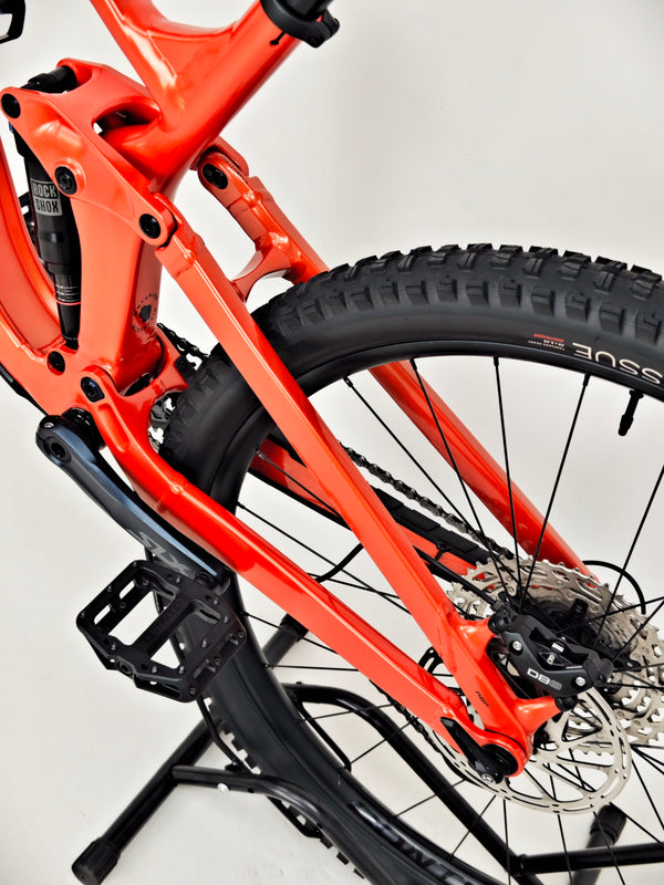 Trek Slash 7 2023 / MEDIUM / RRP: £3,200.00 / Very Good Condition