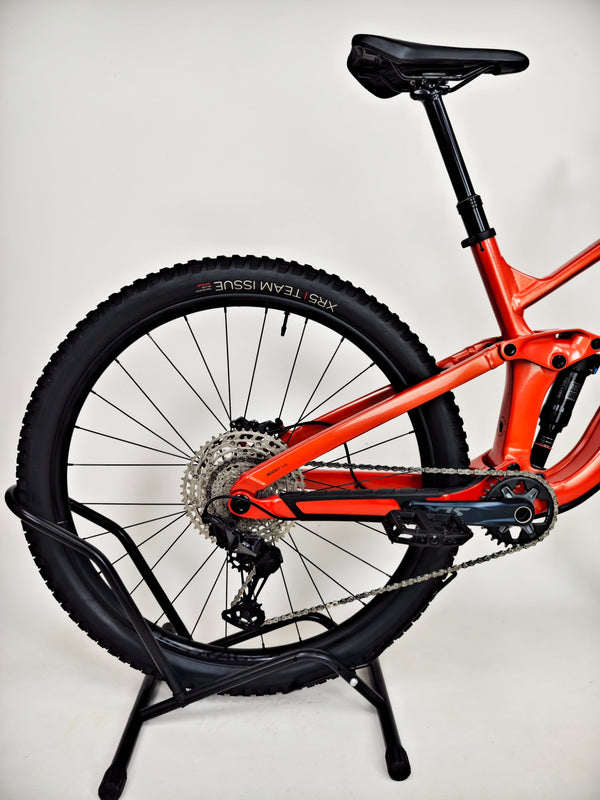 Trek Slash 7 2023 / MEDIUM / RRP: £3,200.00 / Very Good Condition