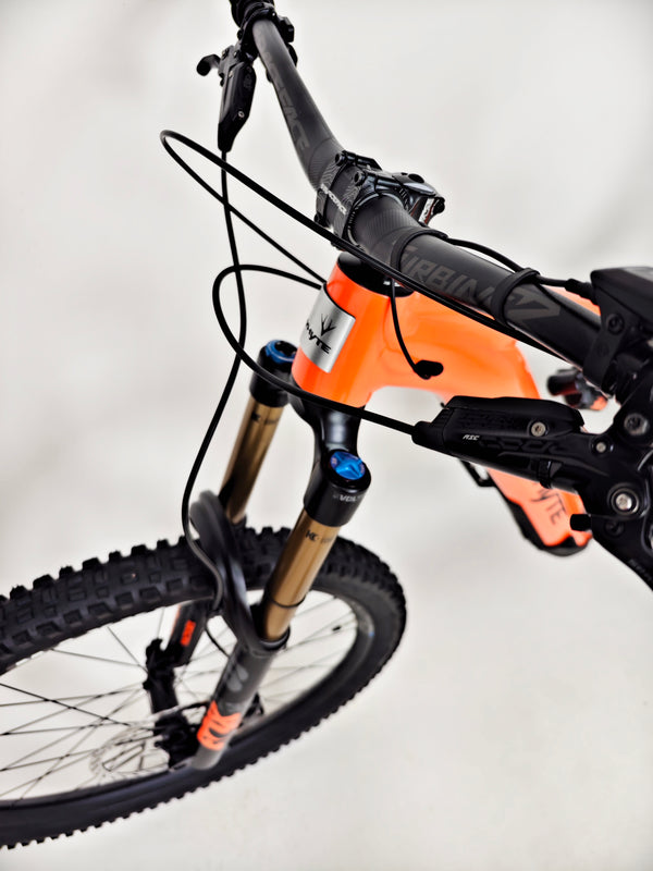 Whyte E-180 RSX Electric FS Bike 2025 / MEDIUM/ RRP: £5,499.00 / Like NEW! / Only 88 miles from new!