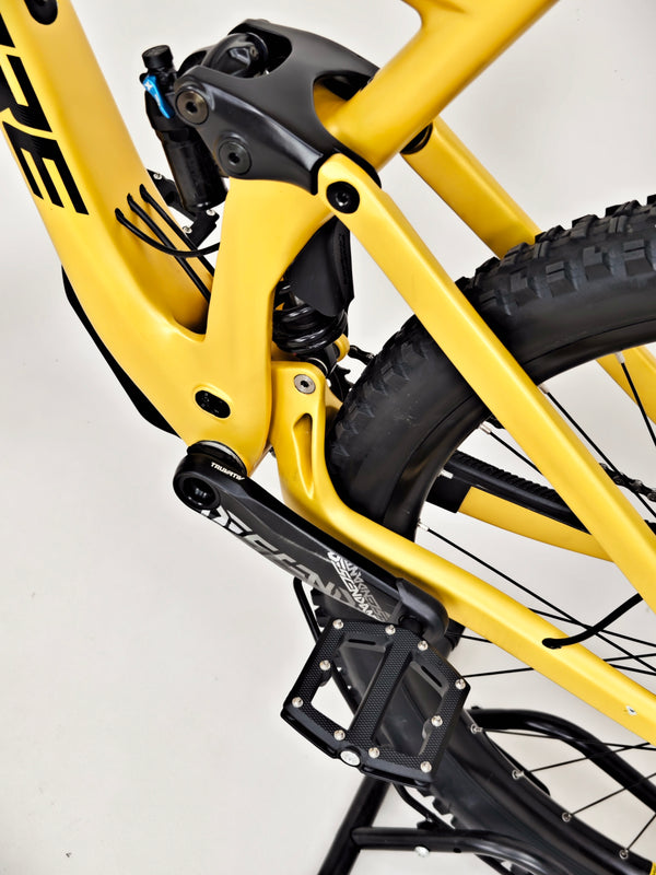 Lapierre Spicy CF 6.9 2023 / LARGE / RRP: £4,699.00 / Very Good Condition