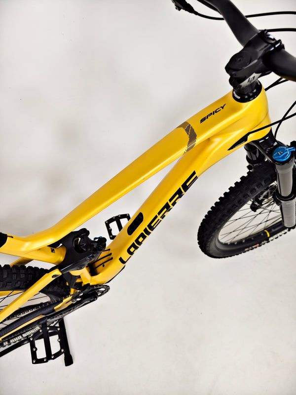 Lapierre Spicy CF 6.9 2023 / LARGE / RRP: £4,699.00 / Very Good Condition