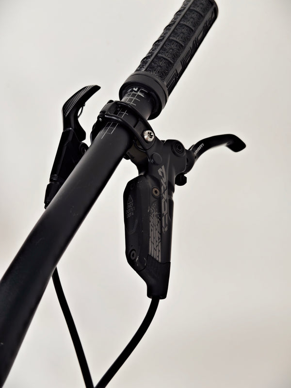 Lapierre Spicy CF 6.9 2023 / LARGE / RRP: £4,699.00 / Very Good Condition