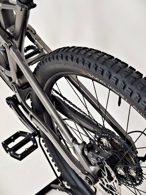 TREK Fuel EX 9.7 Gen 6 2023 CARBON / LARGE / RRP: £4,175.00 / Very Good Condition