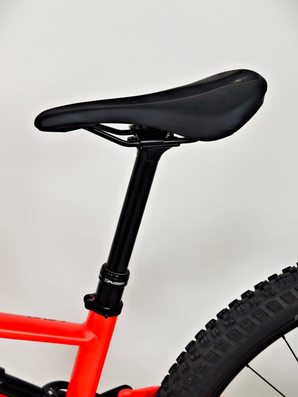 Specialized Turbo Levo SL Comp 2022 Electric FS Bike / MEDIUM / RRP: £6,500.00 / Very Good Condition / Only 140 miles from new!