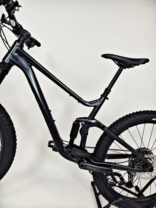 Giant Stance 2024 / MEDIUM / RRP: £1,999.00 / Excellent Condition!