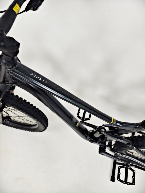 Giant Stance 2024 / MEDIUM / RRP: £1,999.00 / Excellent Condition!