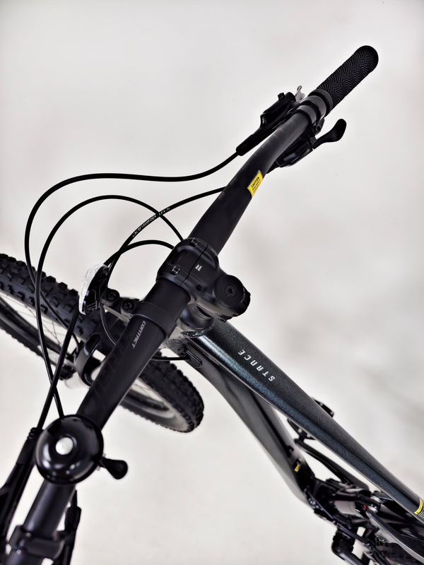Giant Stance 2024 / MEDIUM / RRP: £1,999.00 / Excellent Condition!