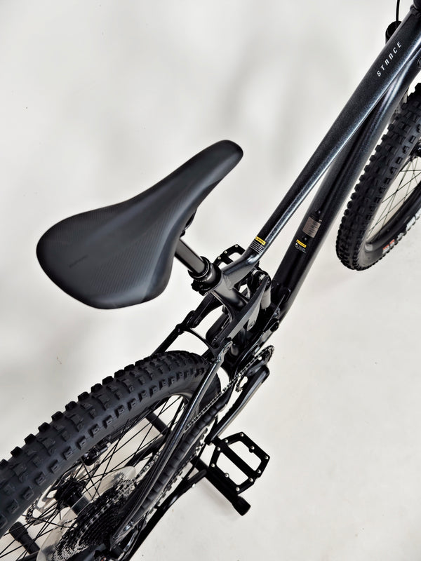 Giant Stance 2024 / MEDIUM / RRP: £1,999.00 / Excellent Condition!