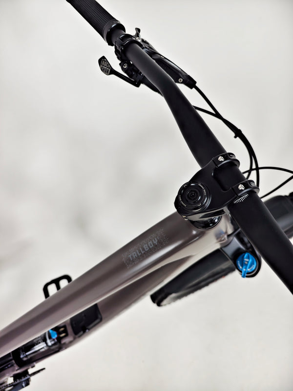 Santa Cruz Tallboy C S 2023 / X- LARGE / RRP: £6,399.00 / Excellent Condition!