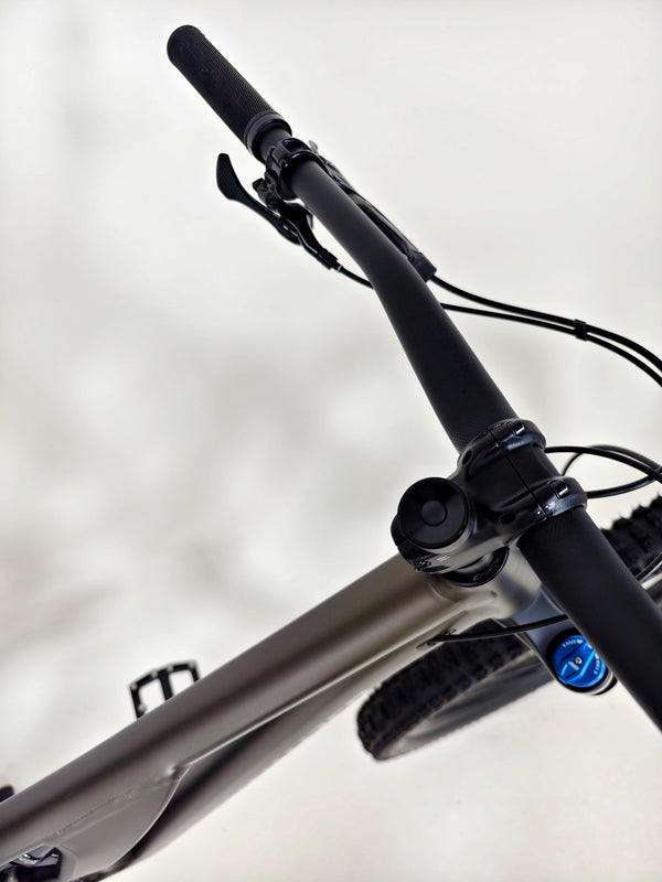 Specialized Stumpjumper Comp Alloy 29 2024 / MEDIUM / RRP: £2,900.00 / Excellent Condition!