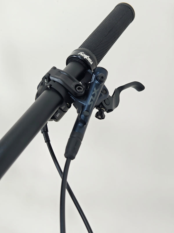Ragley Blue Pig Race 2022 / XL / RRP: £2,499.99 / Very Good Condition