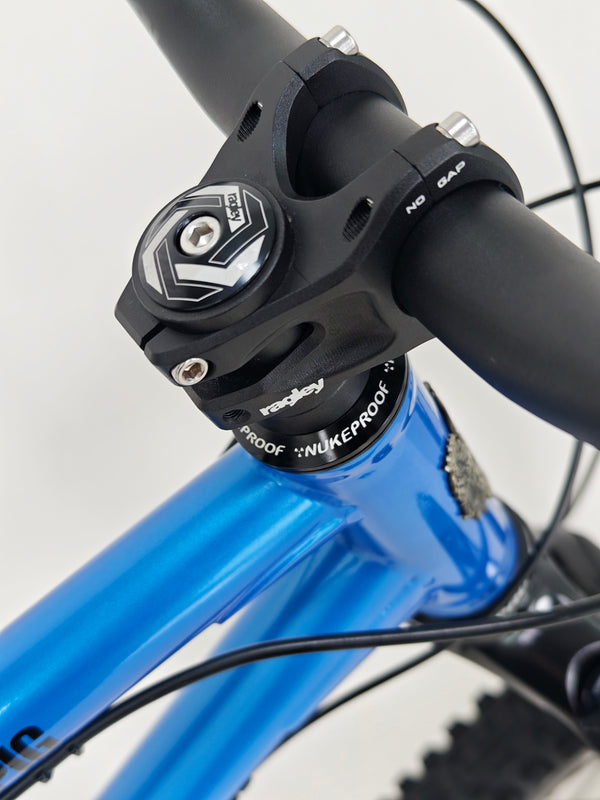 Ragley Blue Pig Race 2022 / XL / RRP: £2,499.99 / Very Good Condition