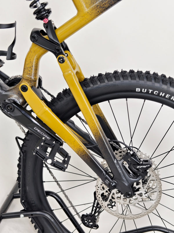 Specialized STATUS 2 170 2025 / X-LARGE (S5) / FOX 38 / RRP: £2,999.00 / Like NEW!