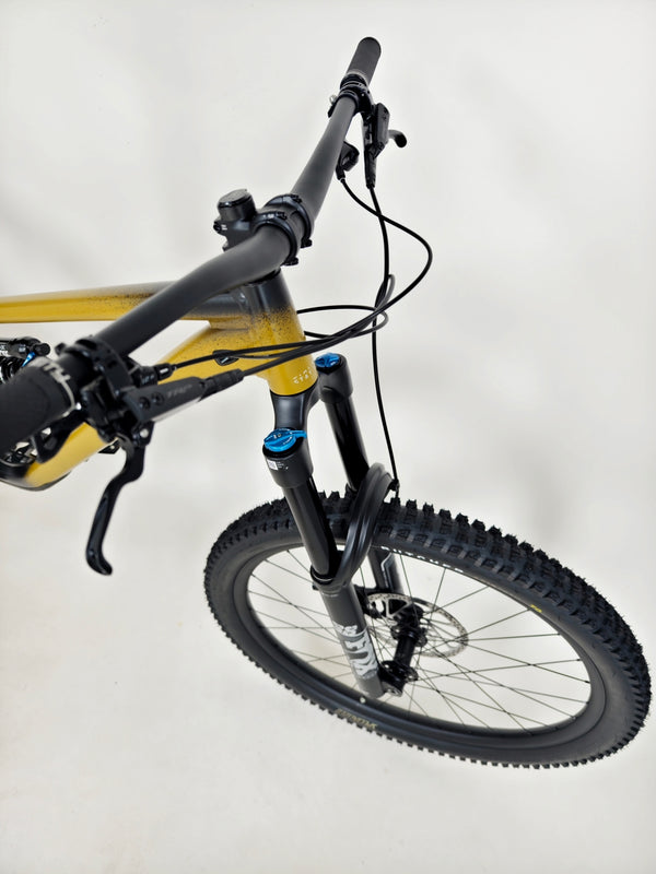 Specialized STATUS 2 170 2025 / X-LARGE (S5) / FOX 38 / RRP: £2,999.00 / Like NEW!