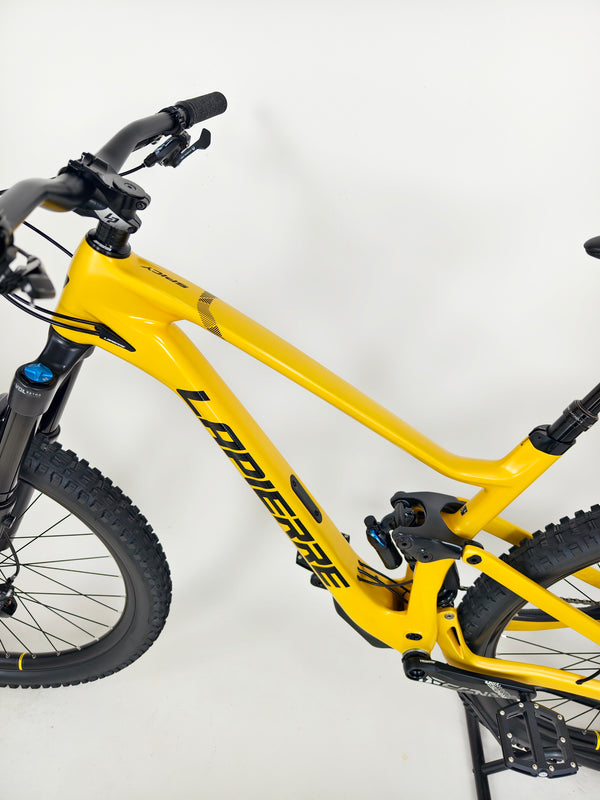 Lapierre Spicy CF 6.9 2023 / LARGE / RRP: £4,699.00 / Very Good Condition
