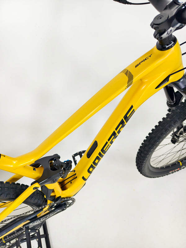 Lapierre Spicy CF 6.9 2023 / LARGE / RRP: £4,699.00 / Very Good Condition
