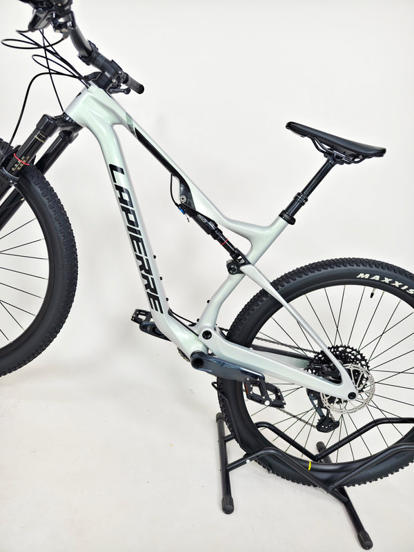 Lapierre XRM 6.9 2023 Carbon XC Race FS Mountain Bike / MEDIUM / RRP £3,999.00 / Very Good Condition!