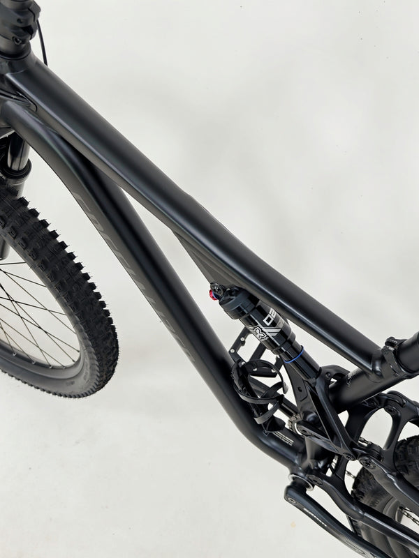 Specialized Stumpjumper Alloy 2022 / S4 - LARGE /RRP: £2,100.00 / Very Good Condition