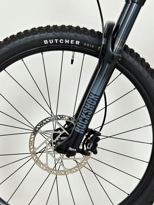Specialized Stumpjumper Alloy 2022 / S4 - LARGE /RRP: £2,100.00 / Very Good Condition