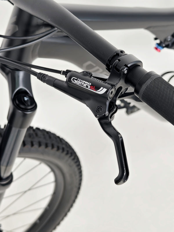 Specialized Stumpjumper Alloy 2022 / S4 - LARGE /RRP: £2,100.00 / Very Good Condition