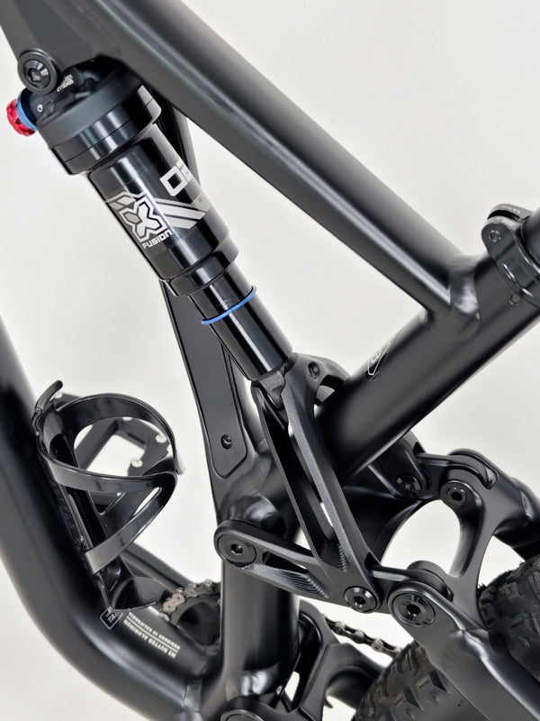 Specialized Stumpjumper Alloy 2022 / S4 - LARGE /RRP: £2,100.00 / Very Good Condition