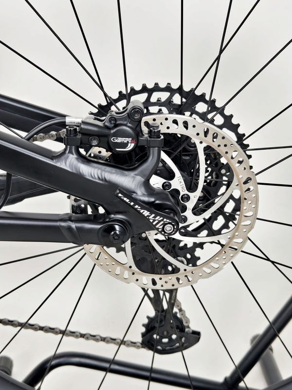 Specialized Stumpjumper Alloy 2022 / S4 - LARGE /RRP: £2,100.00 / Very Good Condition