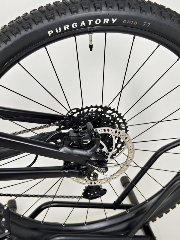 Specialized Stumpjumper Alloy 2022 / S4 - LARGE /RRP: £2,100.00 / Very Good Condition