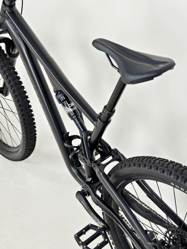 Specialized Stumpjumper Alloy 2022 / S4 - LARGE /RRP: £2,100.00 / Very Good Condition