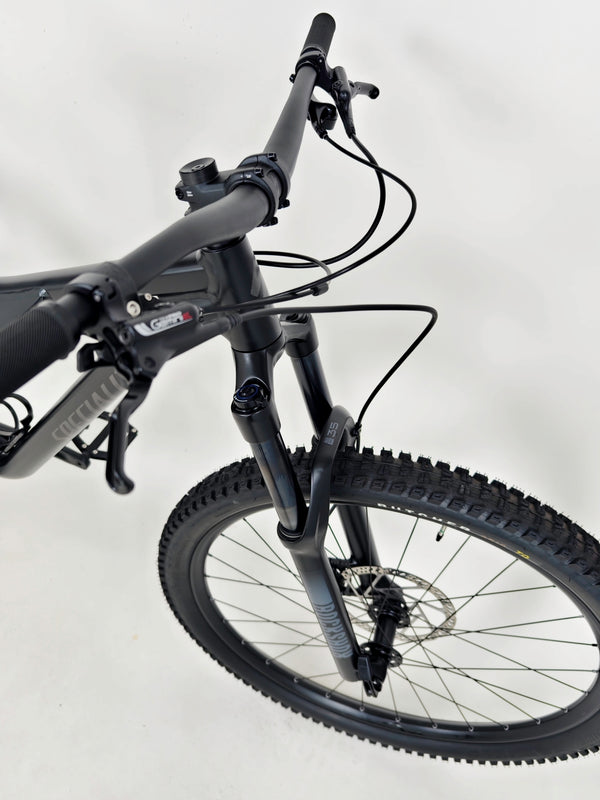 Specialized Stumpjumper Alloy 2022 / S4 - LARGE /RRP: £2,100.00 / Very Good Condition