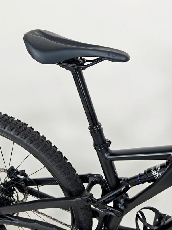 Specialized Stumpjumper Alloy 2022 / S4 - LARGE /RRP: £2,100.00 / Very Good Condition