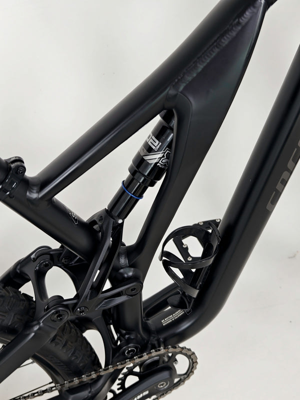 Specialized Stumpjumper Alloy 2022 / S4 - LARGE /RRP: £2,100.00 / Very Good Condition
